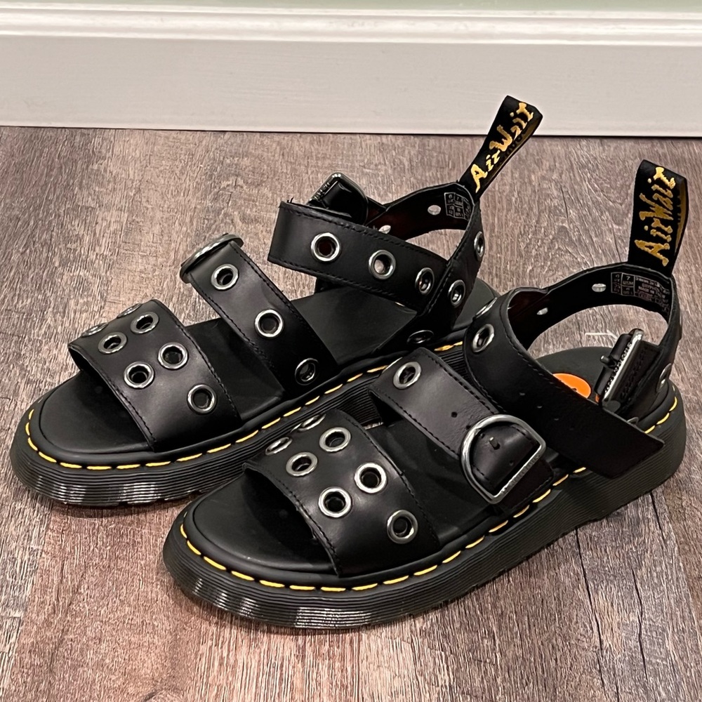 Dr. Martens Gryphon Leather Sandals Wmns 7 - NWOT - Picture 1 of 8